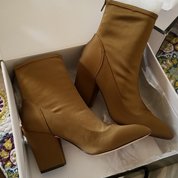 Nine West boot *New in box* - Picture 4 of 8